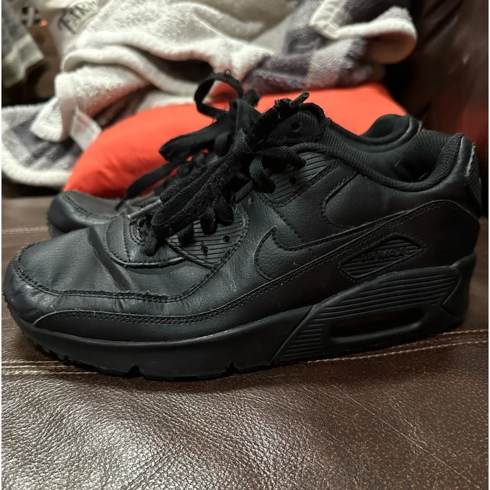 Nike Boys Air Max 90 CD6864-001‎ Black Casual Shoes Sneakers Size 6.5Y